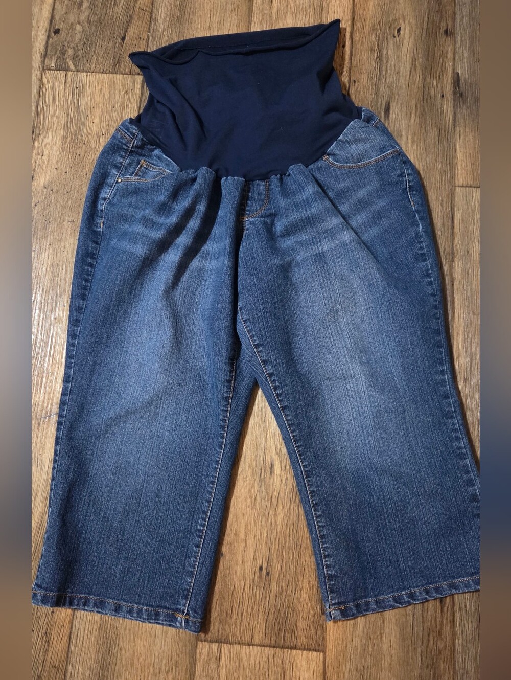 Motherhood Maternity Denim Capris Size 1X